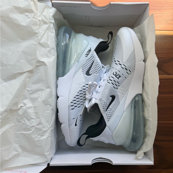 Women’s Nike Air Max 270 - Picture 6 of 7